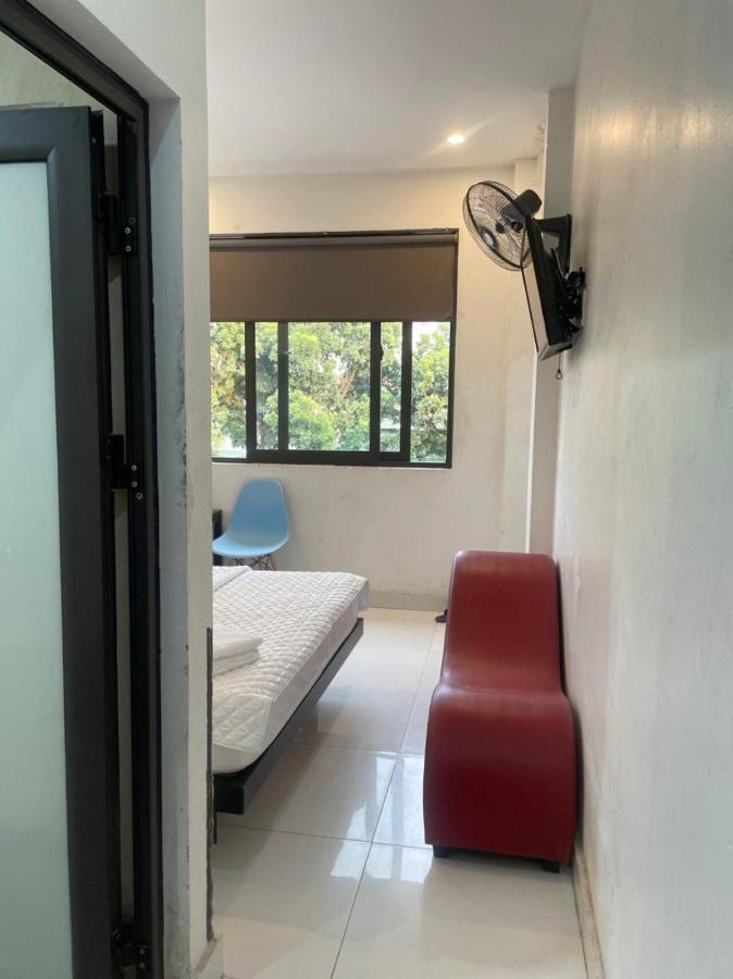 Yen Hoa Motel Hanoi Exteriör bild